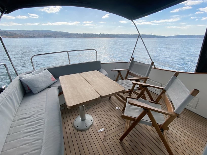 Istanbul Motorboat 1 cabin 2 berths 8 guests 11 m Listing Number: #13038 3