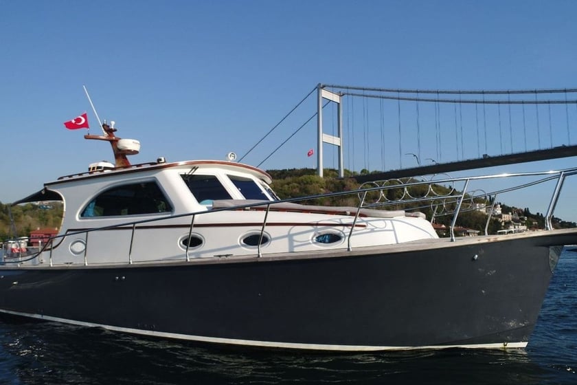 Istanbul Motorboat 1 cabin 2 berths 8 guests 11 m Listing Number: #13038