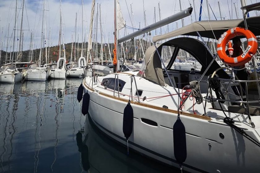Fethiye Zeilboot Cabine 3  6  slaapplaatsen 6  gasten 12.5 m Lijstnummer: #13078 2