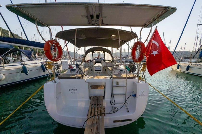 Fethiye Zeilboot Cabine 3  6  slaapplaatsen 6  gasten 12.5 m Lijstnummer: #13078