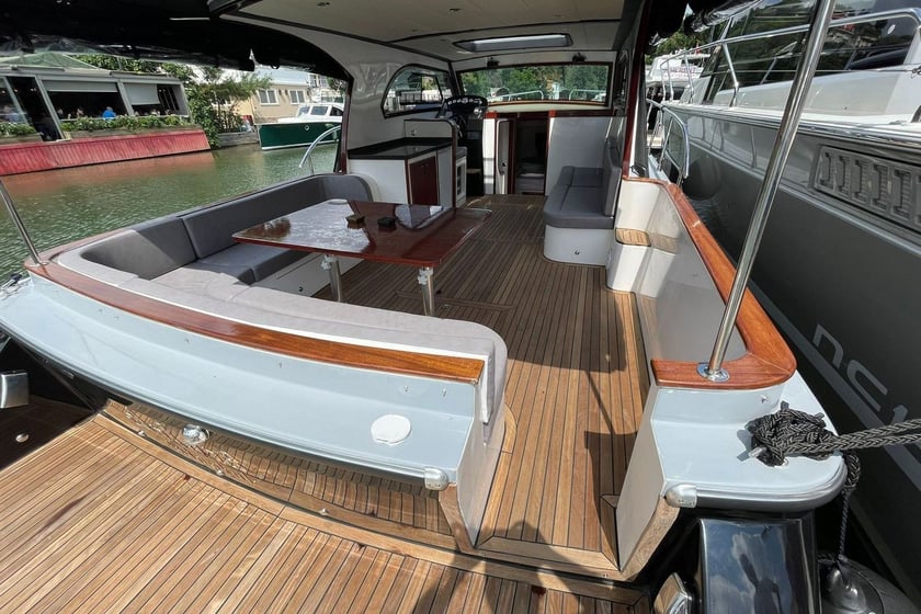 Beykoz Motor Yacht   10 guests 12 m Listing Number: #13086 5