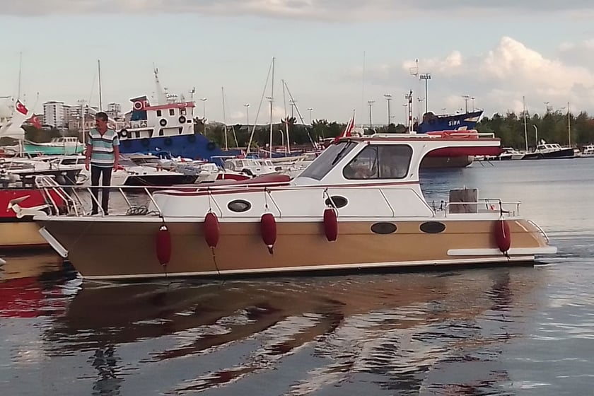 Kucukyali Motor Yacht   8 guests 9.5 m Listing Number: #13098 2