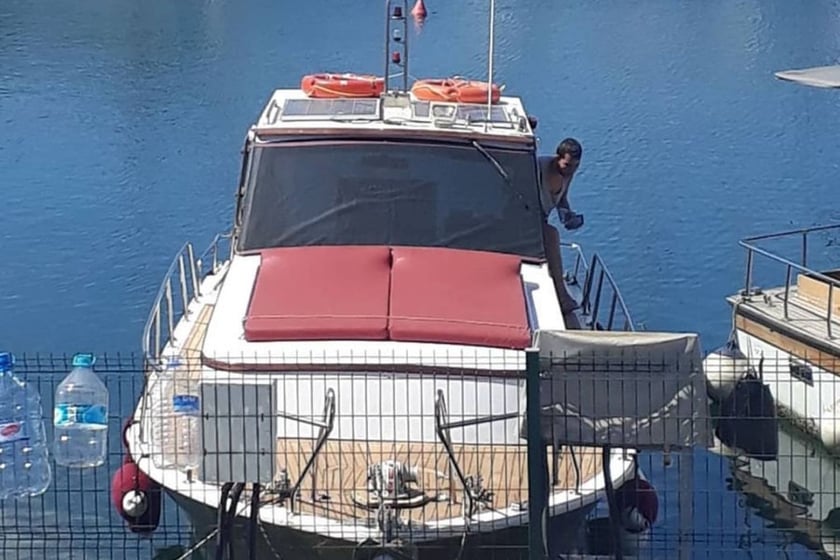 Kucukyali Motor Yacht   8 guests 9.5 m Listing Number: #13098 5