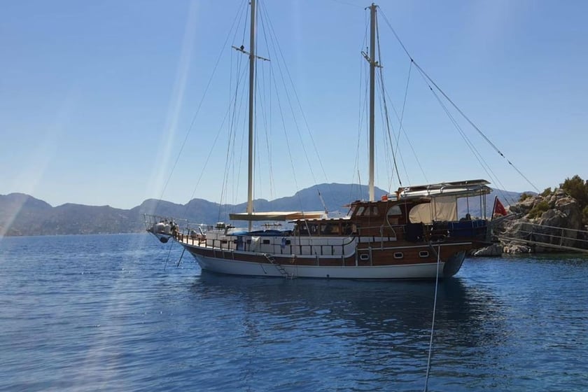 Orhaniye Gulet 4 cabin 8 berths 8 guests 20 m Listing Number: #13112 4