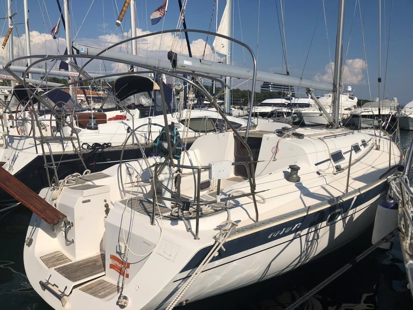 Murter Sailboat 3 cabin 7 berths 7 guests 12.2 m Listing Number: #1313 4