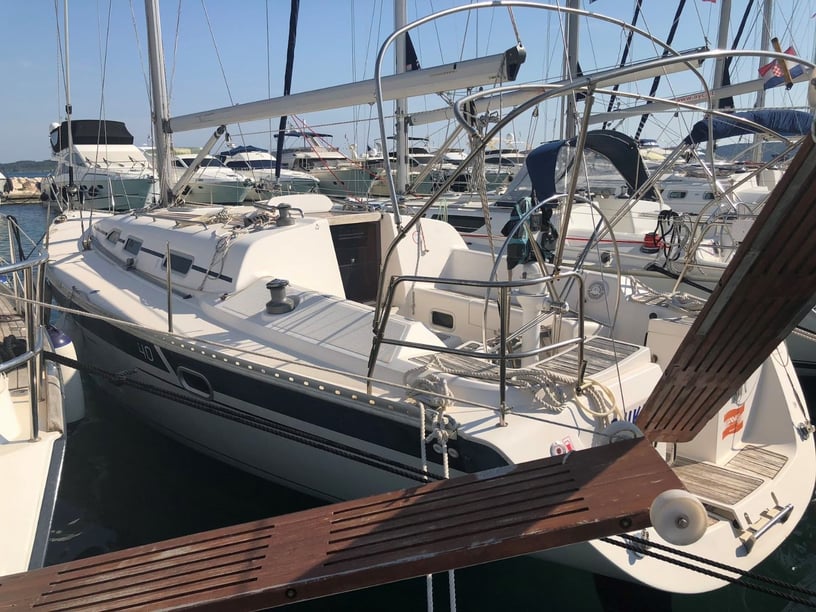 Murter Sailboat 3 cabin 7 berths 7 guests 12.2 m Listing Number: #1313 3