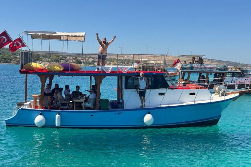 Izmir Gulet  Couchettes 4  Invités 12  13 m Numéro de l'annonce: #13137