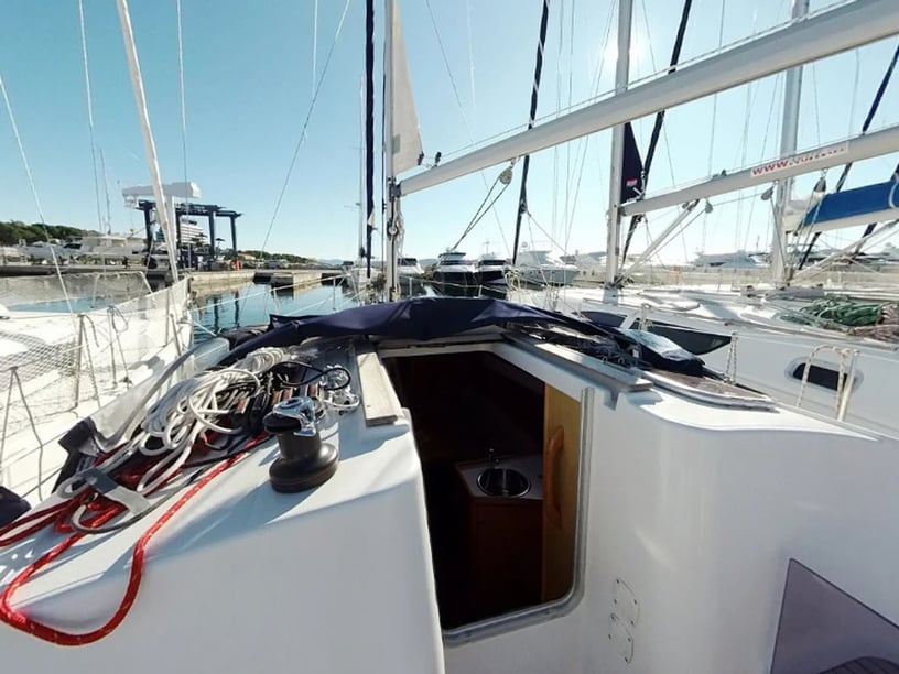 Murter Voilier Cabine 2  Couchettes 6  Invités 6  8.79 m Numéro de l'annonce: #1315 5
