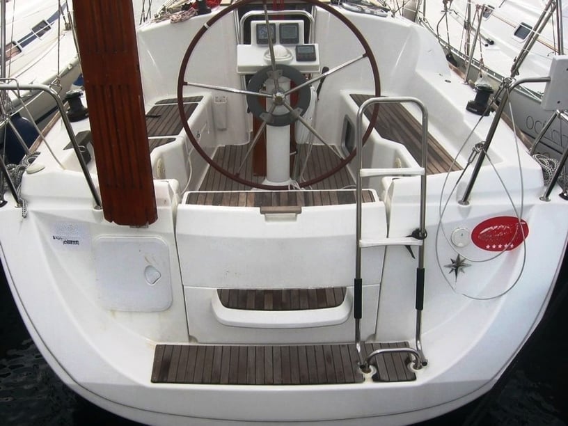 Murter Voilier Cabine 2  Couchettes 6  Invités 6  8.79 m Numéro de l'annonce: #1315 2