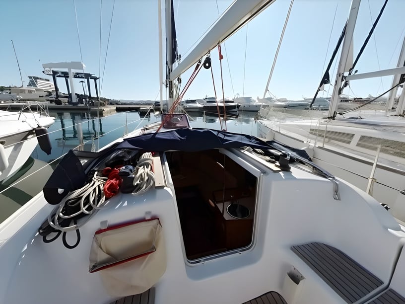 Murter Sailboat 2 cabin 6 berths 6 guests 9.6 m Listing Number: #1318 4