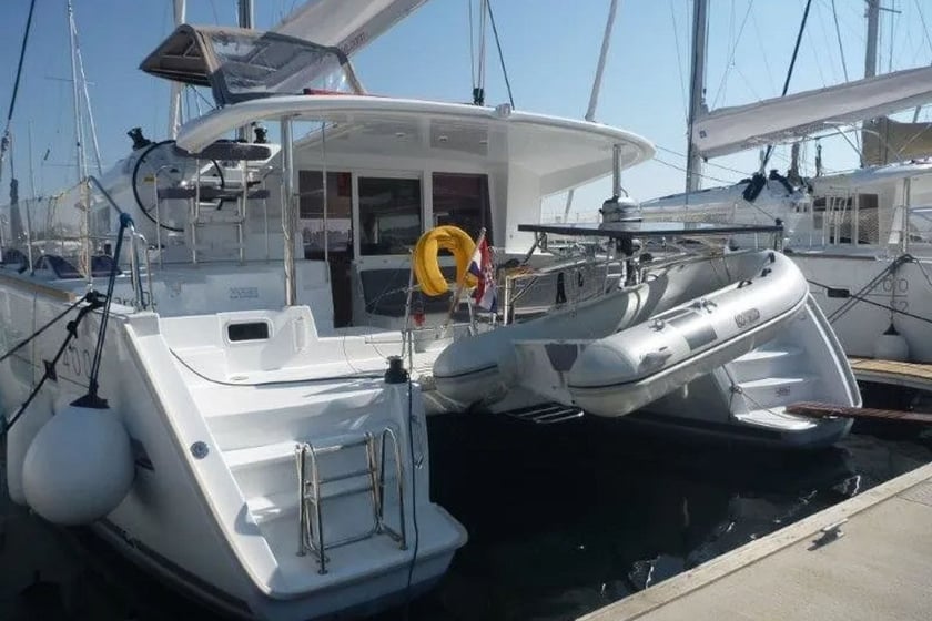 Bodrum Katamaran 4 Kabine 8 Liegeplätze 8 Gäste 11.97 m Nummer des Inserats: #13180