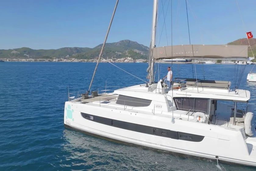 Marmaris Katamaran 5 kabin Konaklama 9 kişi Seyir 9 kişi 14.28 m İlan No: #13244 2