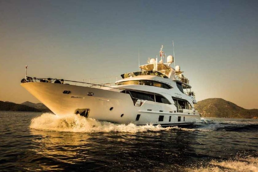 Bodrum Motoryat 5 kabin Konaklama 10 kişi Seyir 10 kişi 33 m İlan No: #13288 4