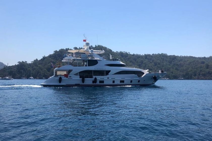 Bodrum Motoryat 5 kabin Konaklama 10 kişi Seyir 10 kişi 33 m İlan No: #13288