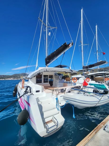 Orhaniye Catamaran Cabine 4  Couchettes 8  Invités 8  39 ft Numéro de l'annonce: #13298 2