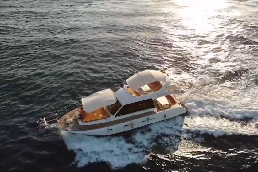 Fethiye Yate a motor   12  invitados 13.7 m Número de anuncio: #13310 2