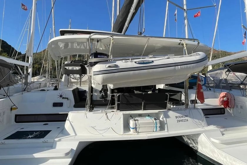 Marmaris Catamaran 5 cabin 9 berths 9 guests 12.8 m Listing Number: #13333