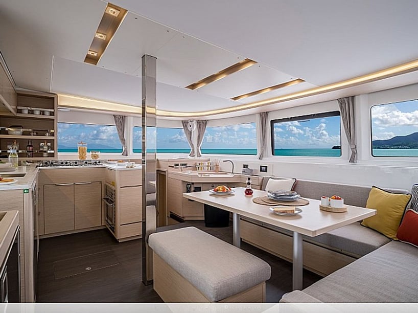 Olbia Catamarán Cabina 4  8  literas 12  invitados 13.99 m Número de anuncio: #13339 2