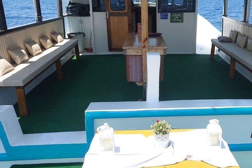 Kusadasi Motor Yacht   12 guests 13 m Listing Number: #13358 4