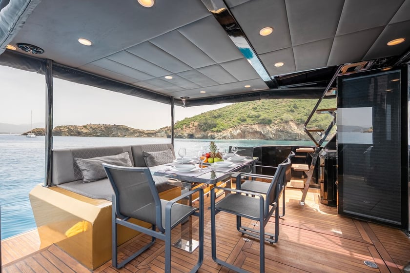 Gocek Motorjacht Cabine 3  6  slaapplaatsen 6  gasten 20 m Lijstnummer: #13382 4