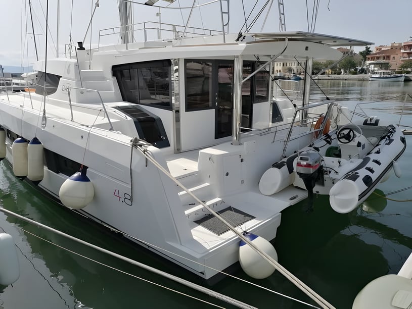 Preveza Catamarán Cabina 5  10  literas 10  invitados 14.82 m Número de anuncio: #13395 3