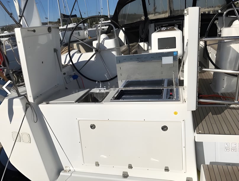 Rodas Velero Cabina 4  10  literas 10  invitados 14.15 m Número de anuncio: #13419 4