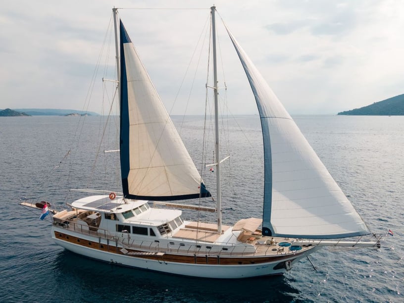 Dubrovnik Gulet 6 cabin 12 berths 12 guests 28 m Listing Number: #13424