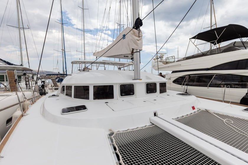 Preveza Catamarán Cabina 6  10  literas 10  invitados 11.6 m Número de anuncio: #1343 3