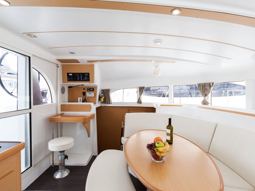 Preveza Catamarán Cabina 6  10  literas 10  invitados 11.6 m Número de anuncio: #1343 2