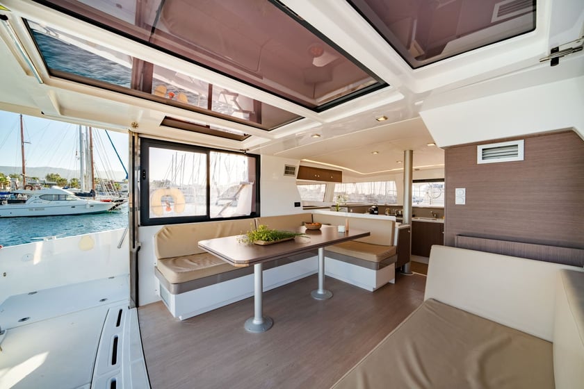 Piso Livadi Catamaran Cabine 4  12  slaapplaatsen 12  gasten 12.37 m Lijstnummer: #13432 5