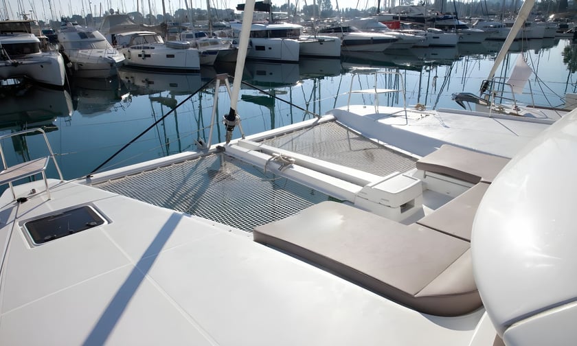 Paros Catamaran 4 cabin 10 berths 10 guests 13.99 m Listing Number: #13434 4