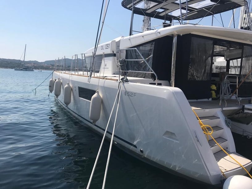 Portisco Catamaran 5 cabin 12 berths 12 guests 15.84 m Listing Number: #1345