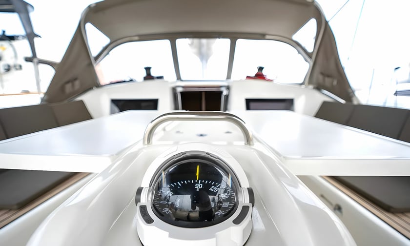 Nea Peramos - Attica Sailboat 3 cabin 8 berths 8 guests 12.35 m Listing Number: #13454 5