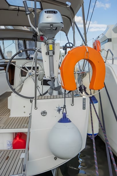 Atenas Velero Cabina 3  6  literas 8  invitados 12.35 m Número de anuncio: #13470 4