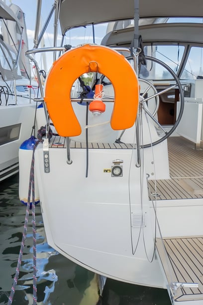 Atenas Velero Cabina 3  6  literas 8  invitados 12.35 m Número de anuncio: #13470 3