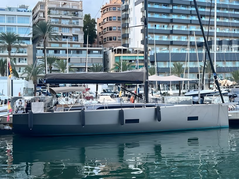 Palma de Mallorca Zeilboot Cabine 3  6  slaapplaatsen 6  gasten 14.35 m Lijstnummer: #13473