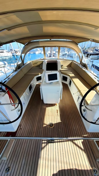 Rodas Velero Cabina 6  12  literas 12  invitados 16.16 m Número de anuncio: #13496 3