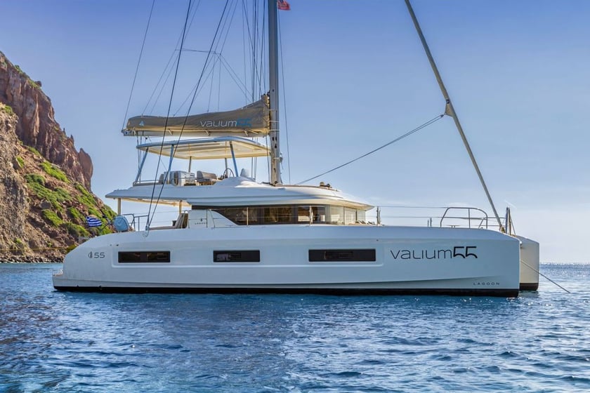 Athens Catamaran 4 cabin 8 berths 8 guests 16.9 m Listing Number: #13504