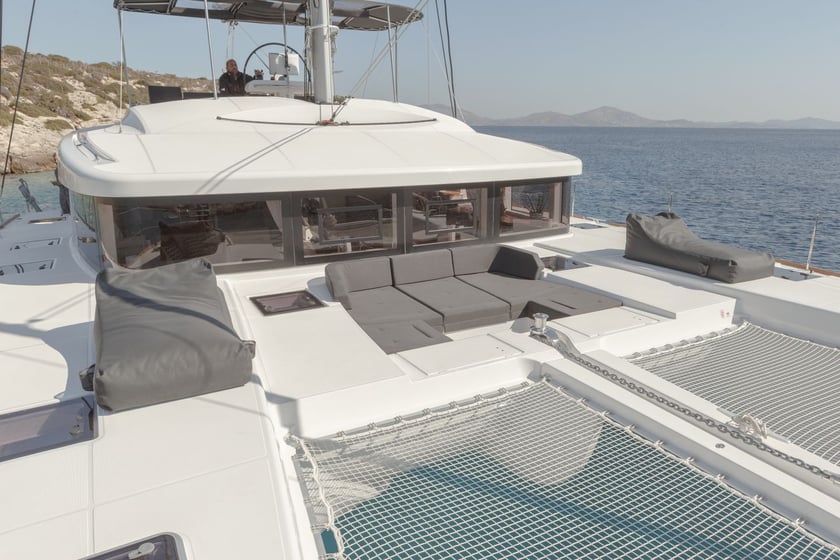 Athens Catamaran 5 cabin 10 berths 10 guests 16.85 m Listing Number: #13512 3