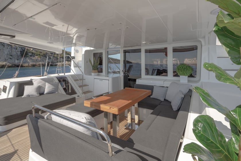 Athens Catamaran 5 cabin 10 berths 10 guests 16.85 m Listing Number: #13512 5