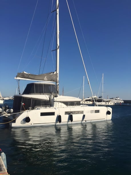 Preveza Catamarán Cabina 5  10  literas 10  invitados 14.75 m Número de anuncio: #13513