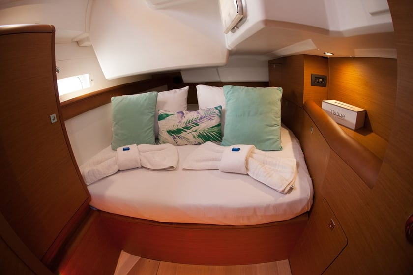 Zante Velero Cabina 5  12  literas 12  invitados 15.38 m Número de anuncio: #13523 3