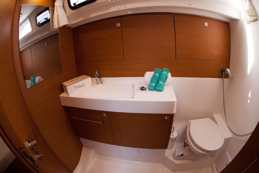 Zante Velero Cabina 5  12  literas 12  invitados 15.38 m Número de anuncio: #13523 4