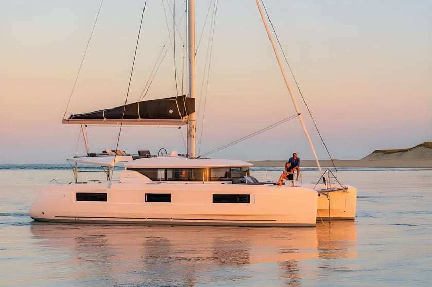 Mahé, Victoria Catamarán Cabina 4  8  literas 8  invitados 13.99 m Número de anuncio: #13536 5