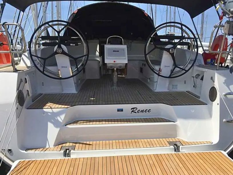 Skiathos Sailboat 4 cabin 9 berths 9 guests 14.27 m Listing Number: #13549 5