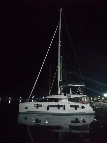 Athènes Catamaran Cabine 8  Couchettes 14  Invités 14  14.75 m Numéro de l'annonce: #13557 3