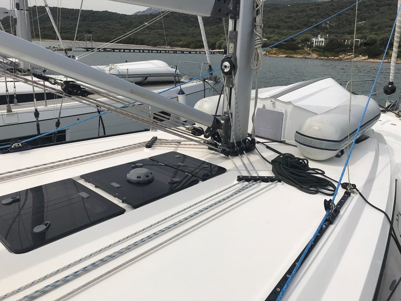 Portisco Sailboat 4 cabin 9 berths 9 guests 14.27 m Listing Number: #1356 4
