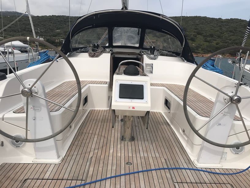 Portisco Sailboat 4 cabin 9 berths 9 guests 14.27 m Listing Number: #1356 3