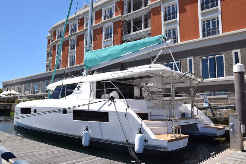 Mahe, Victoria Katamaran 4 Kabine 8 Liegeplätze 8 Gäste 13.71 m Nummer des Inserats: #13565