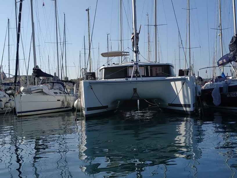 Procida Catamaran 4 cabin 10 berths 10 guests 11.73 m Listing Number: #13569 5